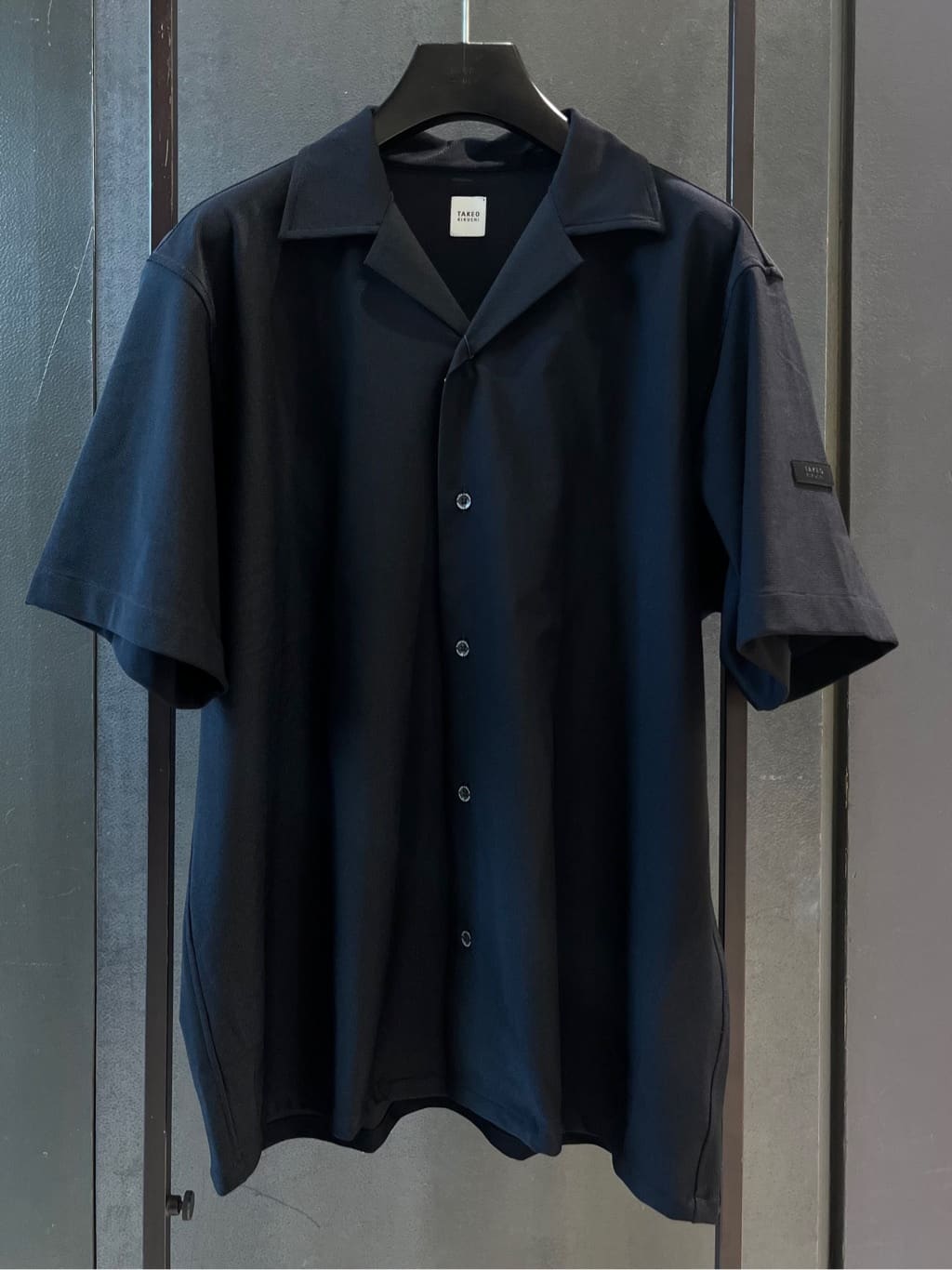 uedaさんの「TAKEO KIKUCHI｜【COOL CITY WEAR】エアートール オープンカラーシャツ /接触冷感・通気性」を使ったコーディネート