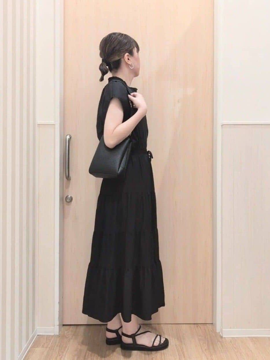 あさんの「SHOO･LA･RUE｜【洗える/S-LL】プチフリル襟が女性らしい フレンチスリーブシャツ」を使ったコーディネート