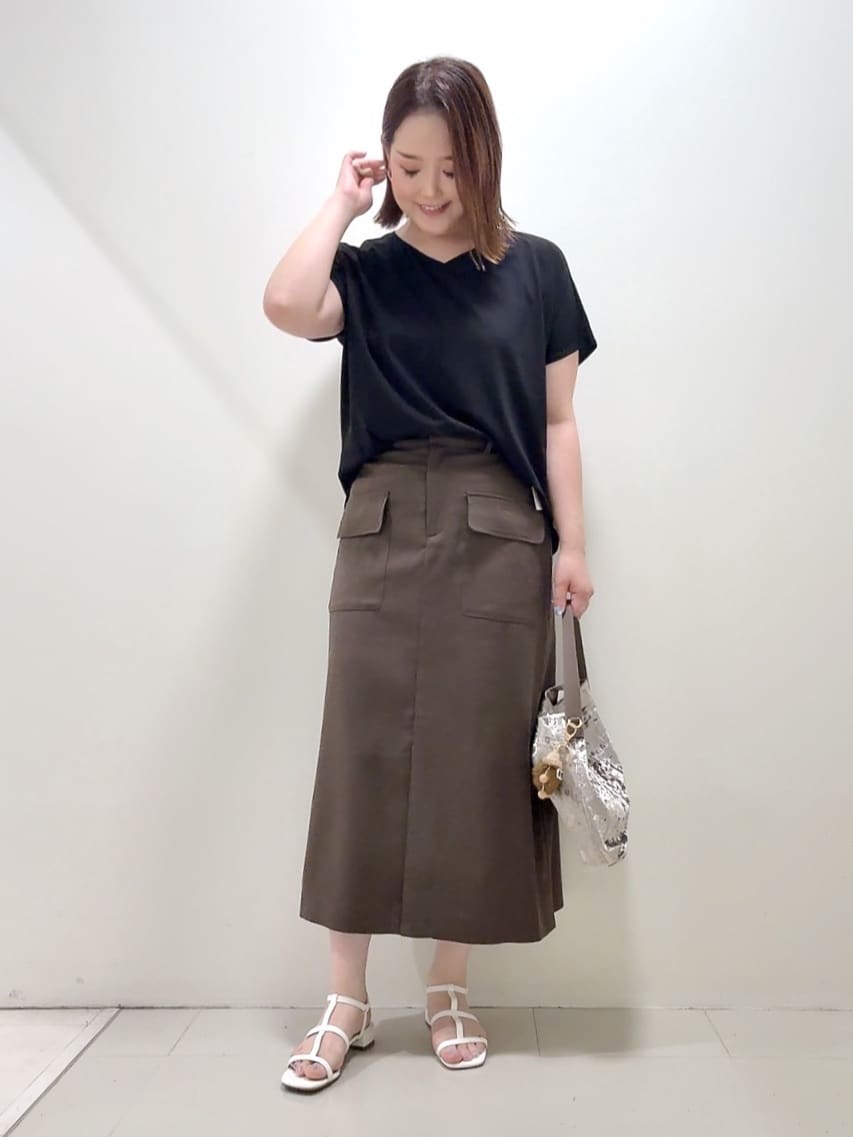 YUIさんの「UNTITLED｜【接触冷感/洗える】Vネックコットンプルオーバー」を使ったコーディネート