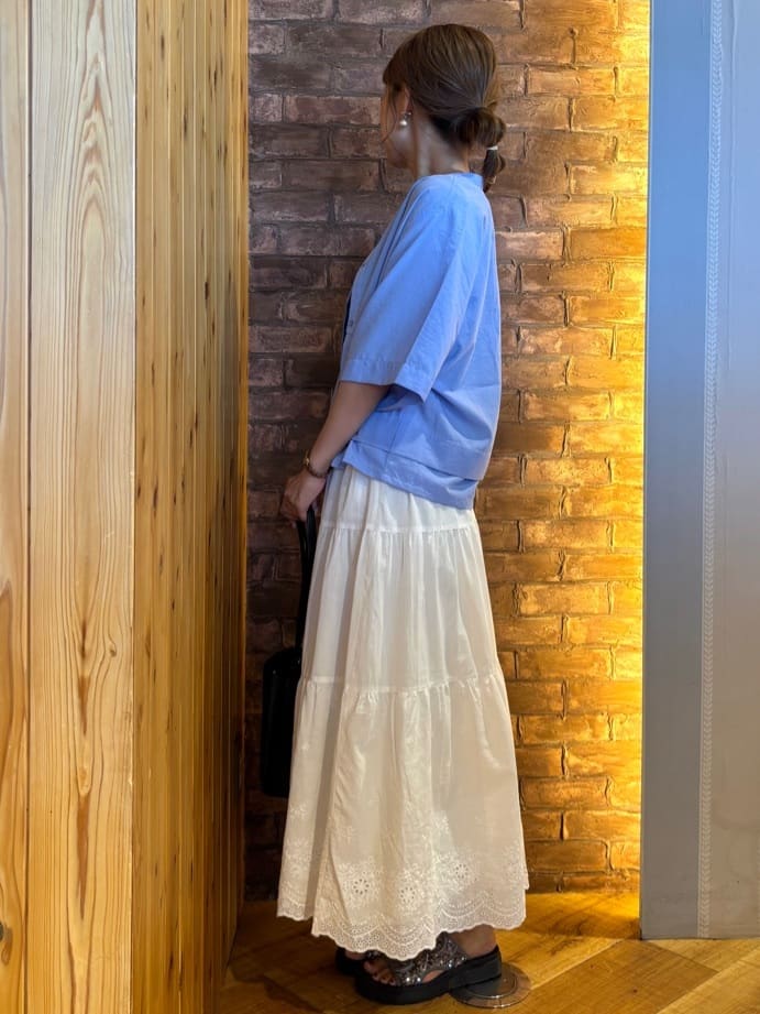 mieさんの「SHOO･LA･RUE｜【洗濯後しわになりにくい/UV/吸水速乾】大人きれいな バンドカラーシャツ」を使ったコーディネート