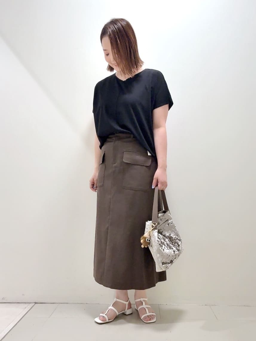 YUIさんの「UNTITLED｜【接触冷感/洗える】Vネックコットンプルオーバー」を使ったコーディネート