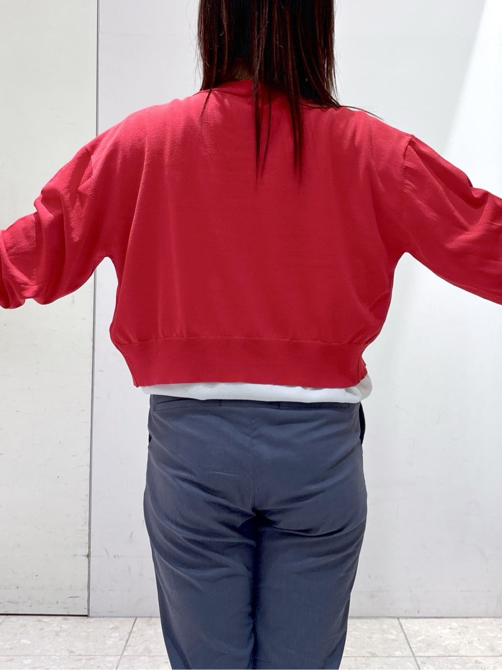 mameさんの「OPAQUE.CLIP｜麻混ハイストレッチイージースティックパンツ【洗濯機洗い可】」を使ったコーディネート