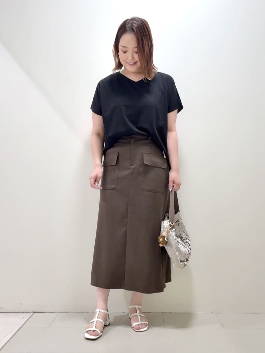 YUIさんの「UNTITLED｜【接触冷感/洗える】Vネックコットンプルオーバー」を使ったコーディネート