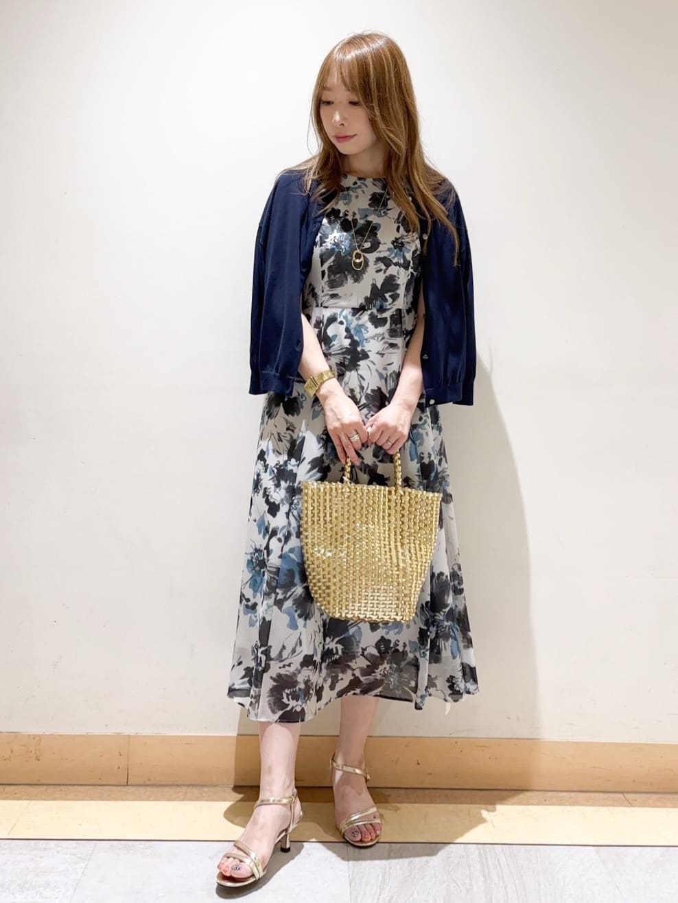sattoさんの「UNTITLED｜【シアー/エレガント/花柄/夏ワンピ】ペイントフラワーワンピース」を使ったコーディネート