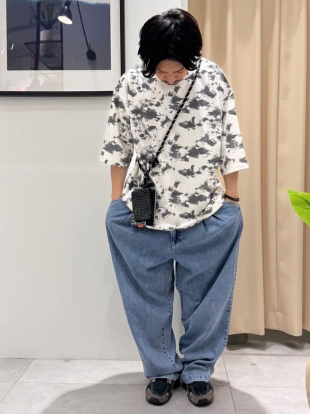 はさんの「THE SHOP TK｜タイダイクールポンチビッグTシャツ」を使ったコーディネート