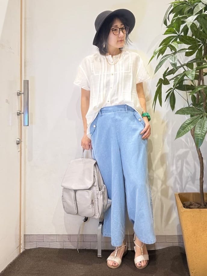 misakiさんの「SHOO･LA･RUE｜【S-LL/ひんやり】インせず決まる タックプリーツシャツ」を使ったコーディネート