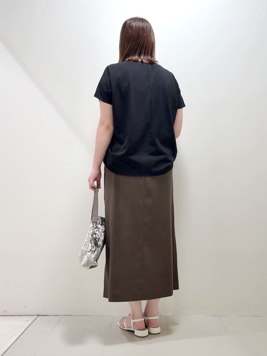YUIさんの「UNTITLED｜【接触冷感/洗える】Vネックコットンプルオーバー」を使ったコーディネート