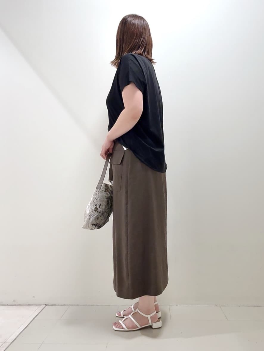 YUIさんの「UNTITLED｜【接触冷感/洗える】Vネックコットンプルオーバー」を使ったコーディネート
