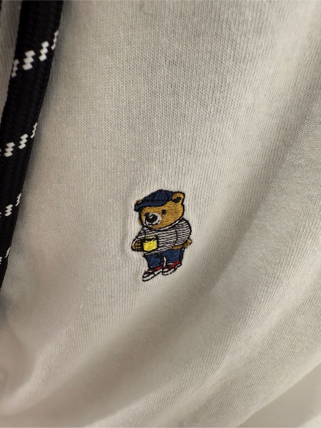 はさんの「THE SHOP TK｜ワンポイントベアーロゴ半袖Tシャツ【洗濯機OK】」を使ったコーディネート