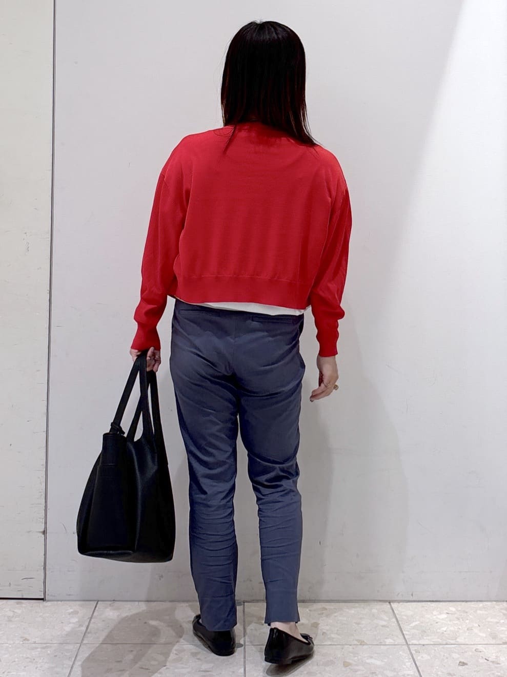 mameさんの「OPAQUE.CLIP｜麻混ハイストレッチイージースティックパンツ【洗濯機洗い可】」を使ったコーディネート