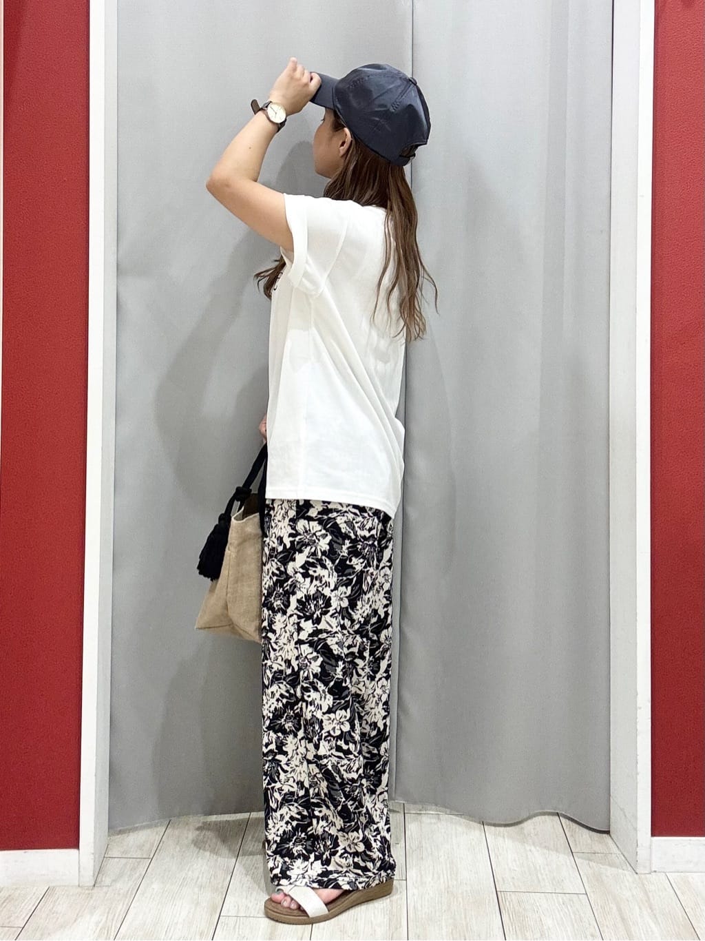 shioさんの「SHOO･LA･RUE｜【S-LL/ひんやり/UV】選べる6柄でそれぞれ欲しくなる プリントTシャツ」を使ったコーディネート
