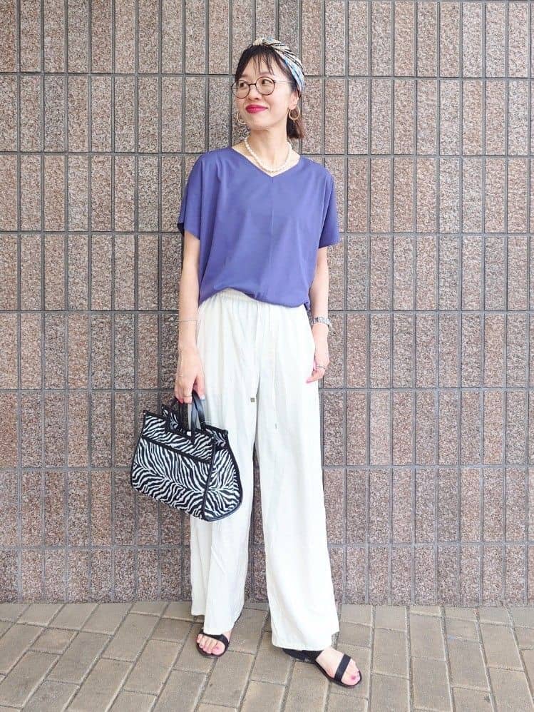 MUTSUKOさんの「UNTITLED｜【接触冷感/洗える】Vネックコットンプルオーバー」を使ったコーディネート
