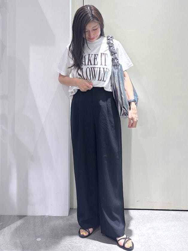 M. さんの「OPAQUE.CLIP｜ロゴプリントTシャツ【洗濯機洗い可】」を使ったコーディネート