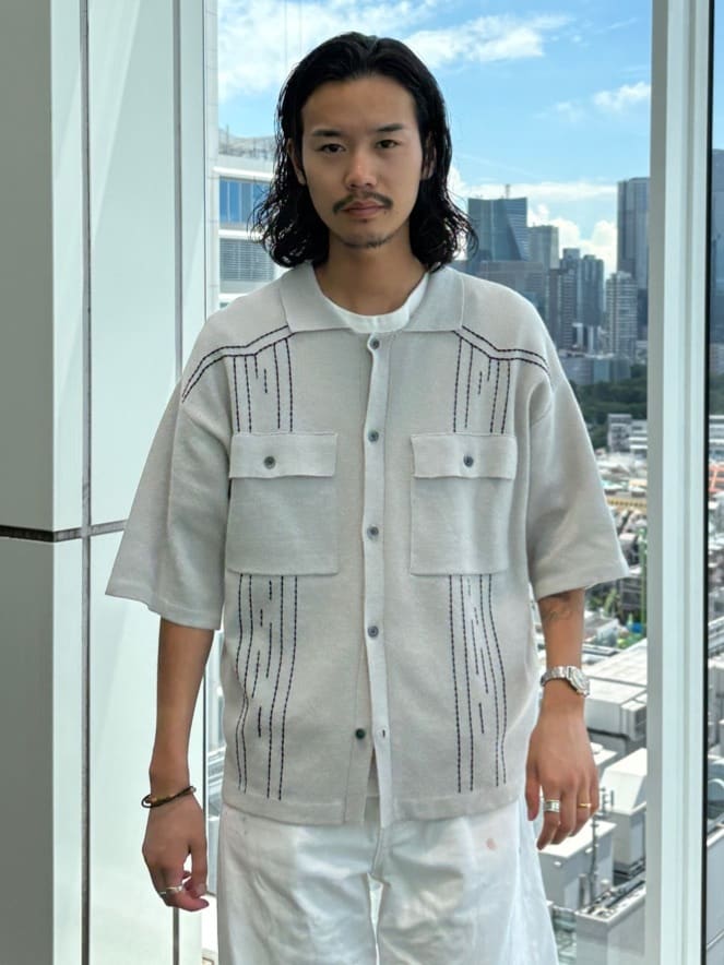 北浦歩大さんの「tk.TAKEO KIKUCHI｜バレルシルエットパンツ（デニム＆カラーパンツ）」を使ったコーディネート