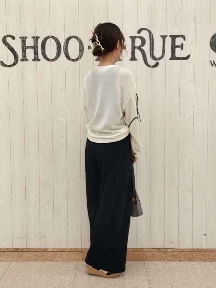 masamiさんの「SHOO･LA･RUE｜ニュアンスデザインがこなれ見え 刺繍デザイン シアーカーディガン」を使ったコーディネート