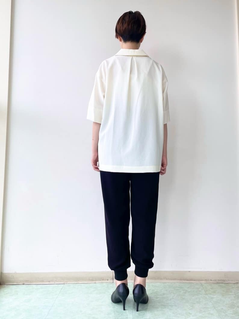 aliceさんの「UNTITLED｜【UVカット/接触冷感/吸水速乾/ゆったり】V開きネックシャツ」を使ったコーディネート