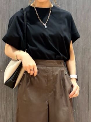 meiさんの「SHOO･LA･RUE｜【S-LL/汗ジミ軽減/ひんやり/UV】体型カバーに タック入りドルマントップス」を使ったコーディネート