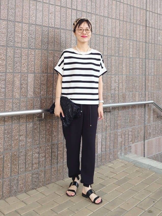 MUTSUKOさんの「UNTITLED｜【吸水速乾/ウエストゴム】バックサテン ジョグパンツ」を使ったコーディネート