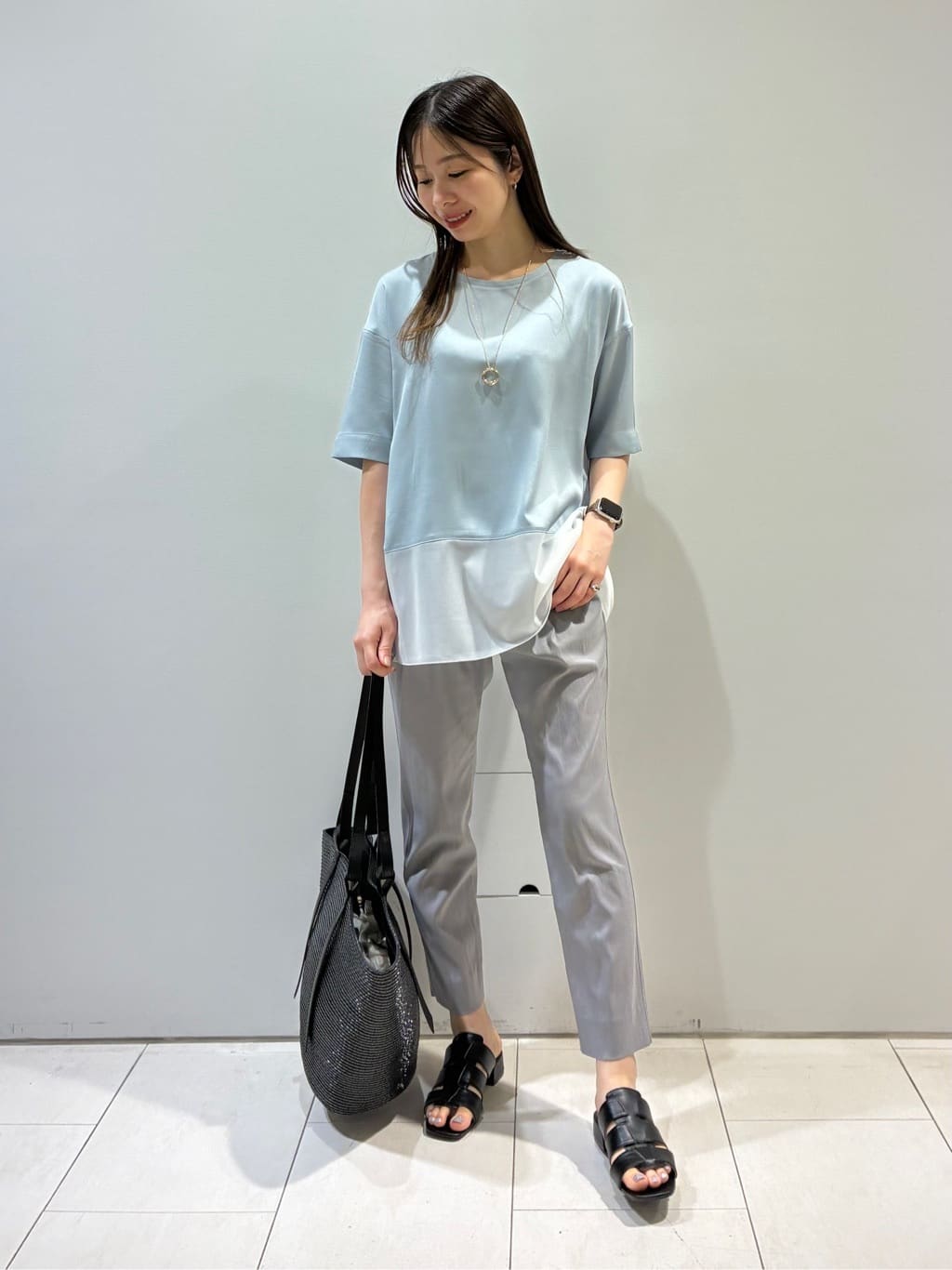 KAOさんの「INDIVI｜【洗える】裾シアー半袖トップス」を使ったコーディネート