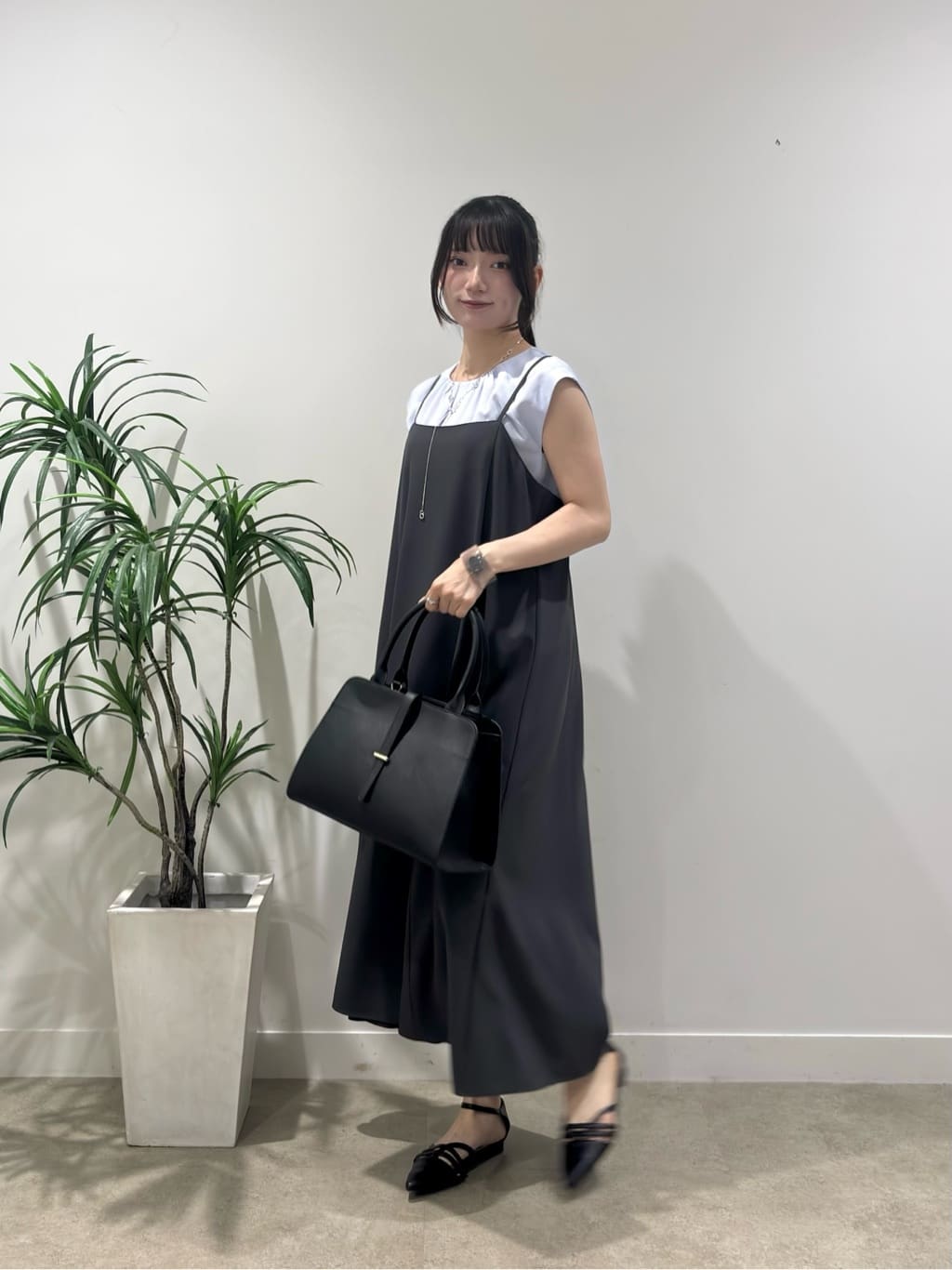 ibukiさんの「INDIVI｜【UVケア】エアリージョーゼット キャミワンピース」を使ったコーディネート