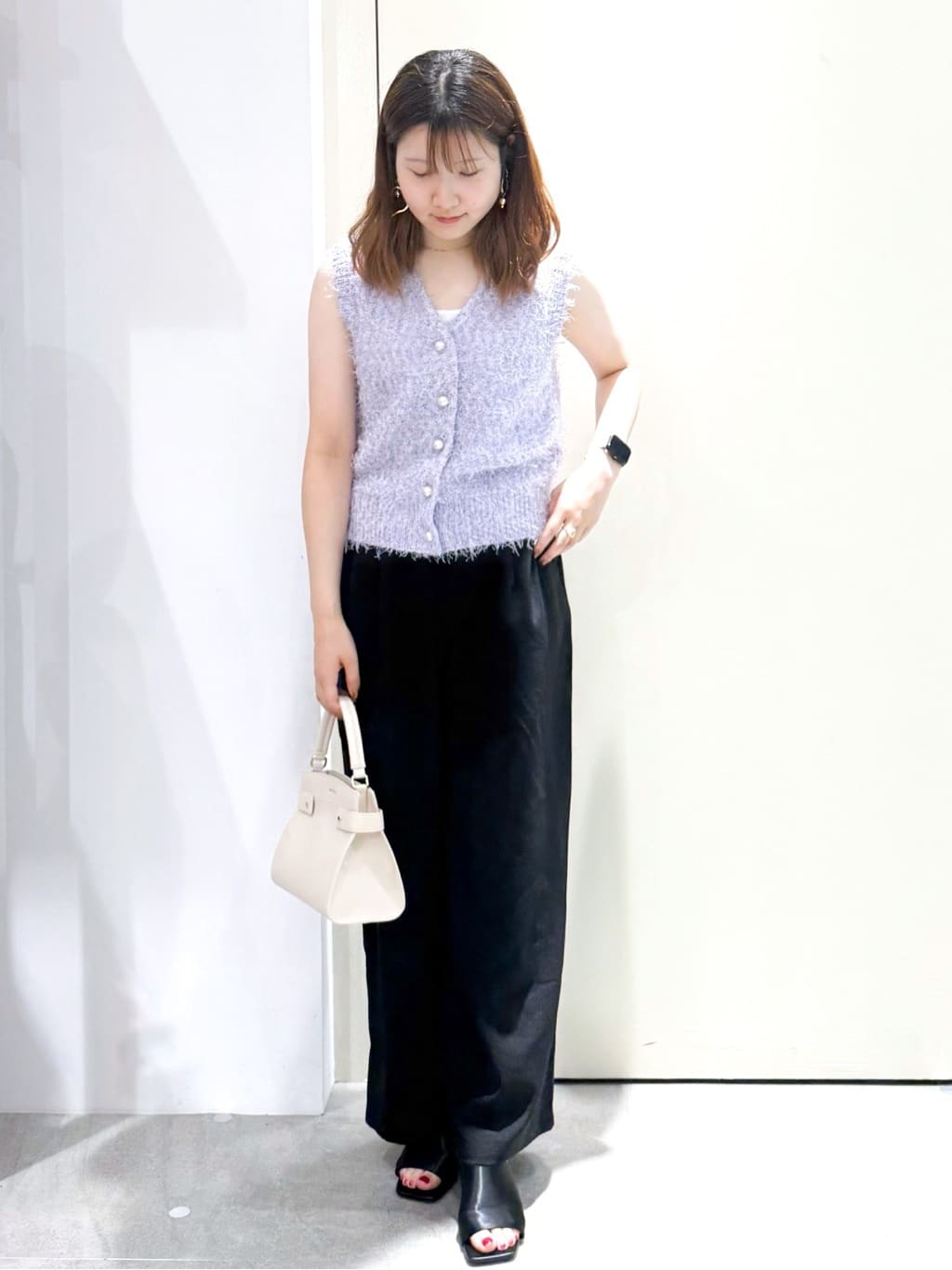 sayaさんの「OPAQUE.CLIP｜《Can Cam掲載》フリンジシャギーコンパクトベスト【洗濯機洗い可】」を使ったコーディネート