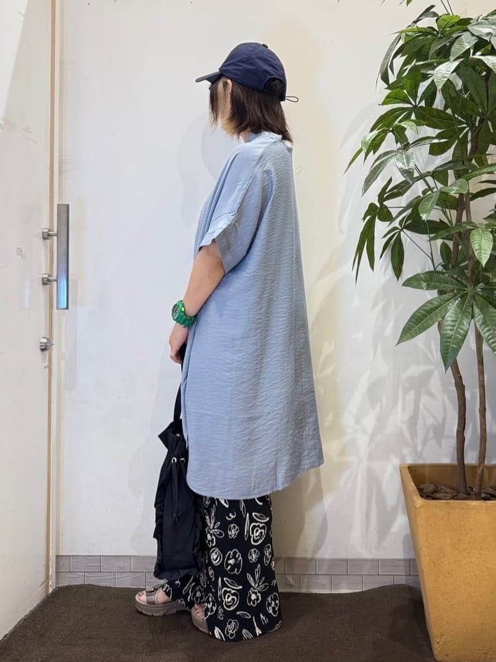 misakiさんの「SHOO･LA･RUE｜【洗濯機可/柄が選べる】さらさら楽ちん プリーツ ワイドパンツ」を使ったコーディネート