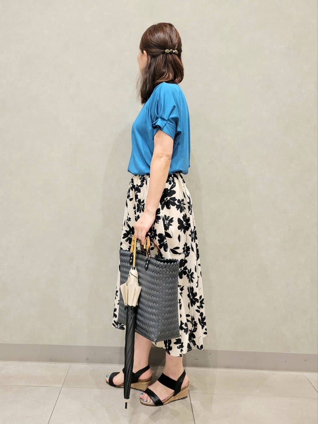 ユウさんの「SHOO･LA･RUE｜【S-LL/UV/プチプラ】お袖タックで好印象 デザインTシャツ」を使ったコーディネート