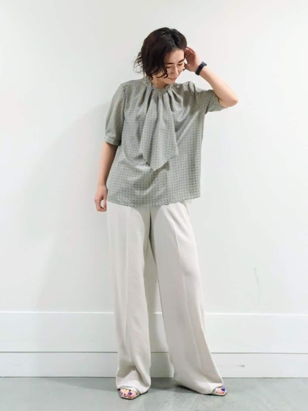 ミズタさんの「UNTITLED｜【通勤/オフィス】ジオメ柄ボウタイブラウス」を使ったコーディネート