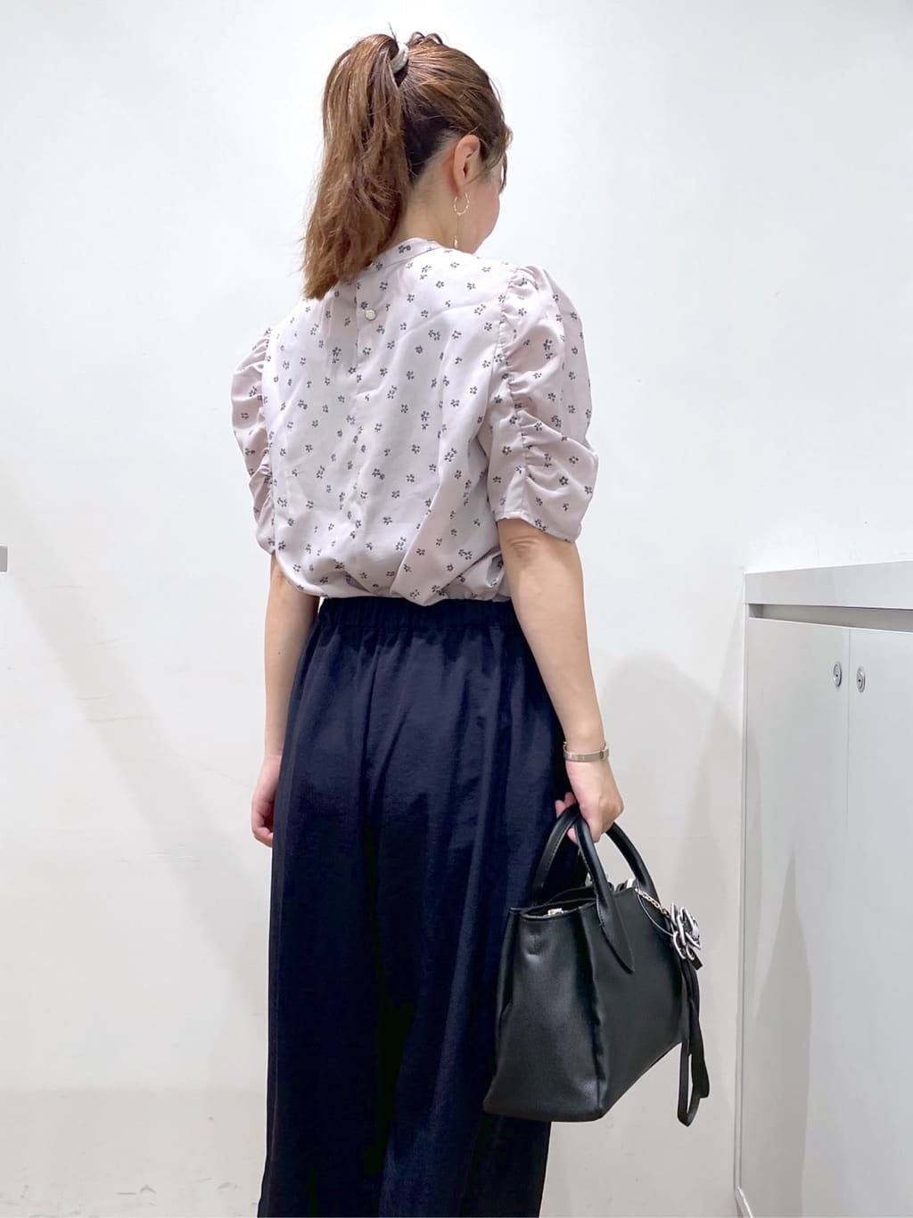 Junさんの「index｜柄プリントピンタックブラウス【洗濯機洗い可／イージーアイロン／防シワ】」を使ったコーディネート
