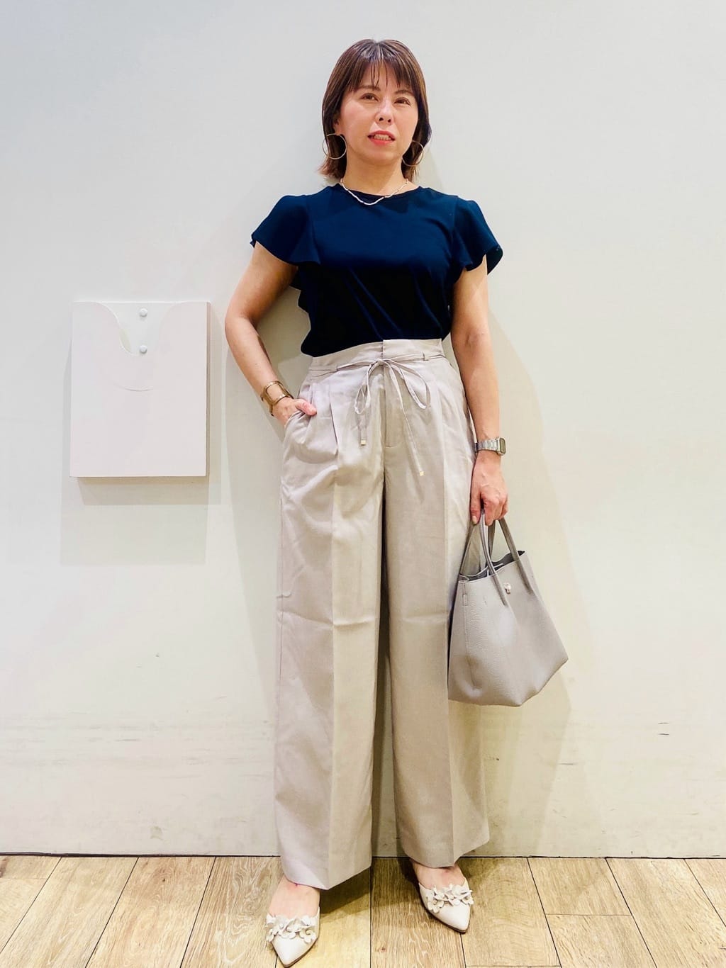 YUKOさんの「index｜《美人百花掲載／XS-3Lサイズ》フレアスリーブバックシャントップス【接触冷感／UVケア／洗濯機洗い」を使ったコーディネート