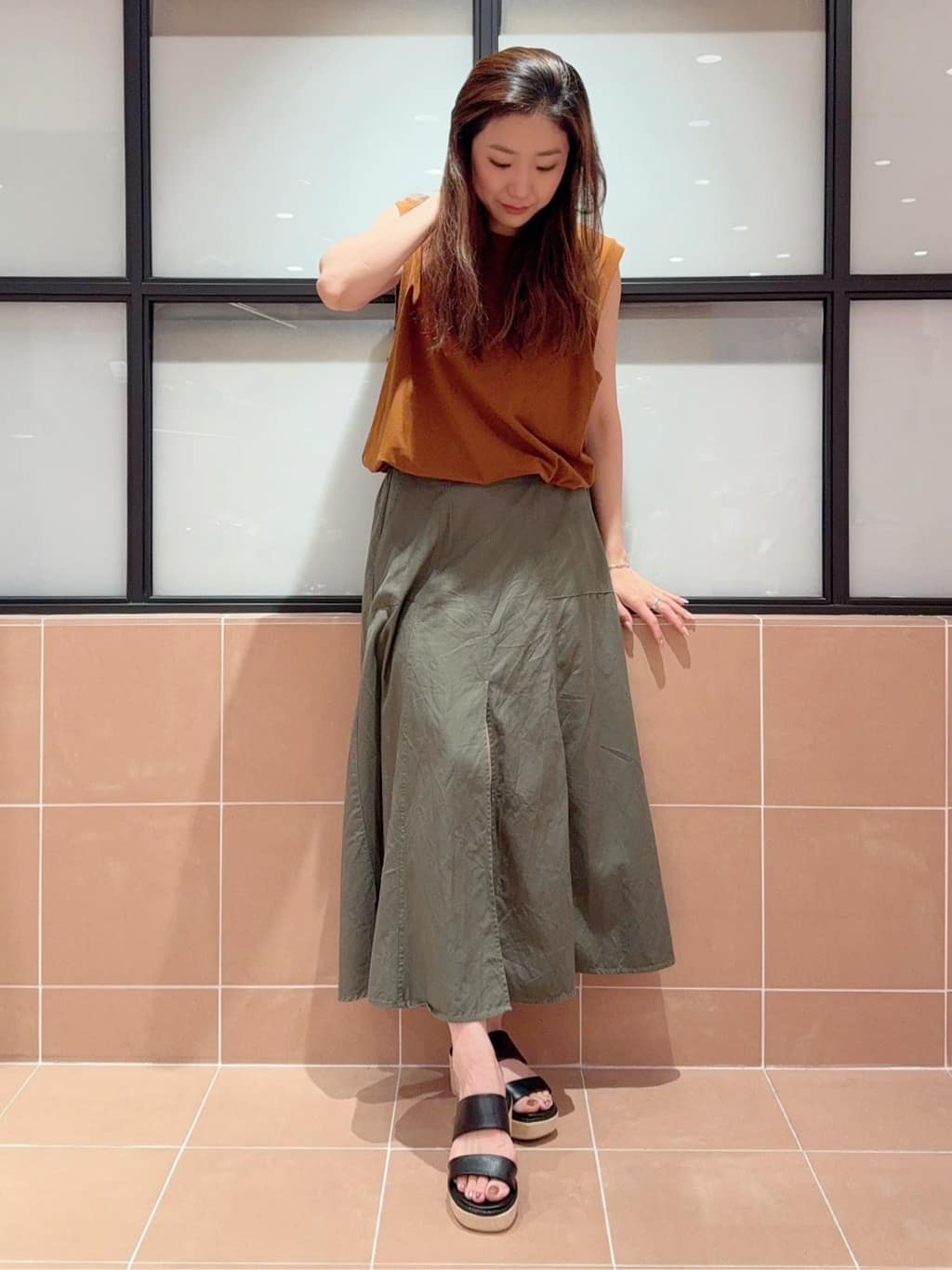 kaoriさんの「ESPERANZA｜ラメラインウェッジミュール」を使ったコーディネート