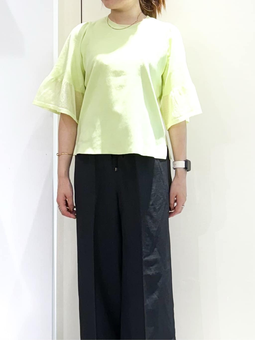 sayaさんの「OPAQUE.CLIP｜《5色展開》シアーフレアスリーブニット【洗濯機洗い可】」を使ったコーディネート