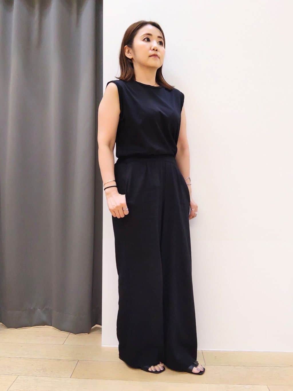 nacoさんの「INDIVI｜【褒められパンツ／洗える／ウエストゴム】ワイドタックパンツ」を使ったコーディネート