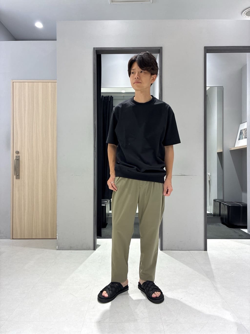 わいずみさんの「TAKEO KIKUCHI｜【抗菌防臭／5サイズ展開】ハイゲージポンチ Tシャツ」を使ったコーディネート