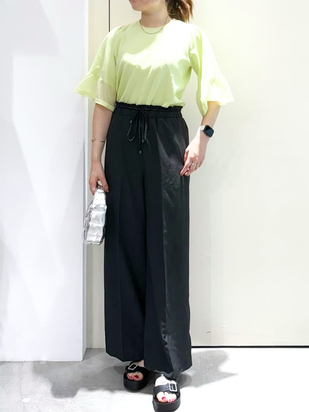 sayaさんの「OPAQUE.CLIP｜《5色展開》シアーフレアスリーブニット【洗濯機洗い可】」を使ったコーディネート