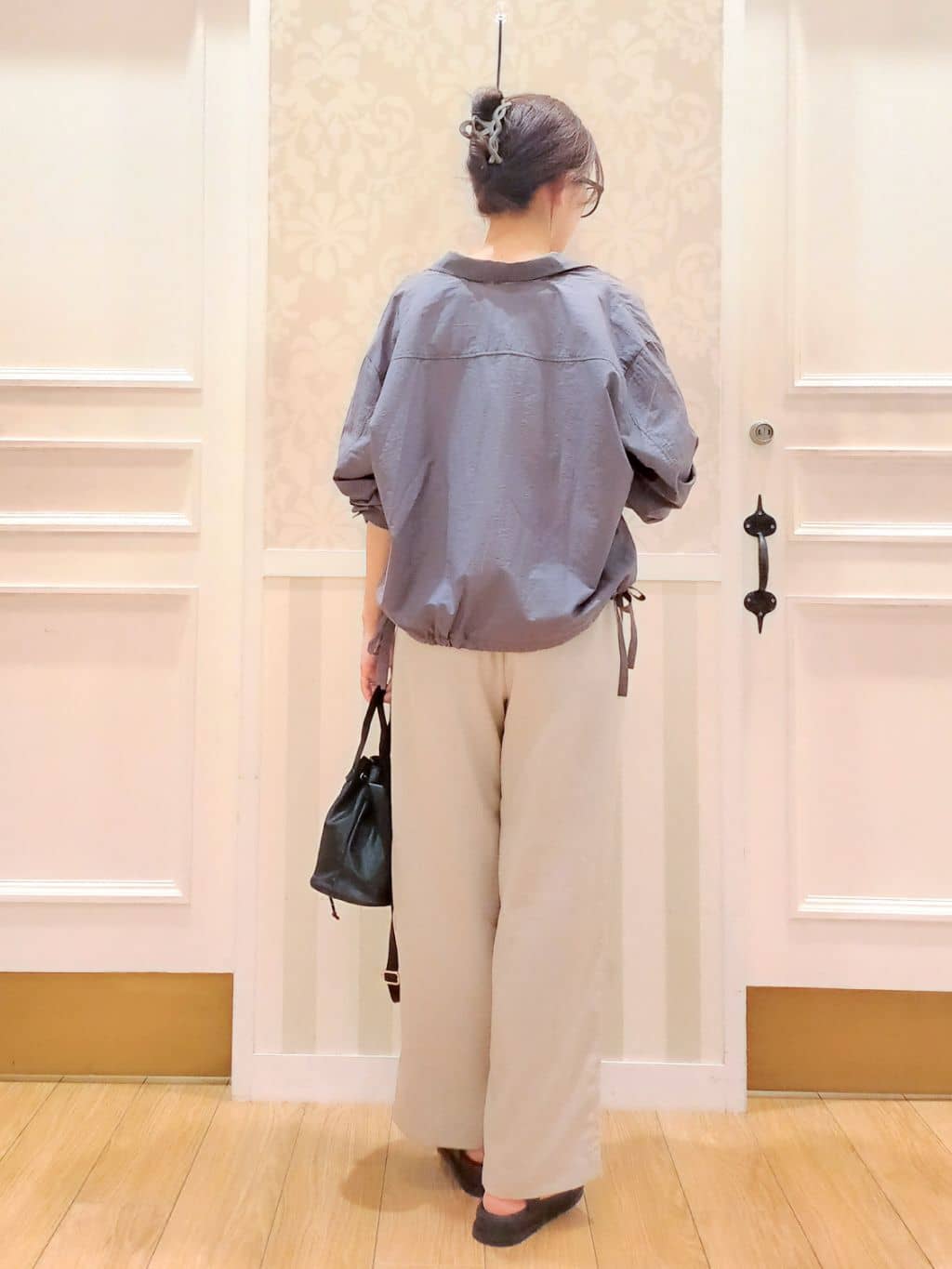 Nakaさんの「grove｜ロープベルトで差がつく 洗練リラックスパンツ」を使ったコーディネート