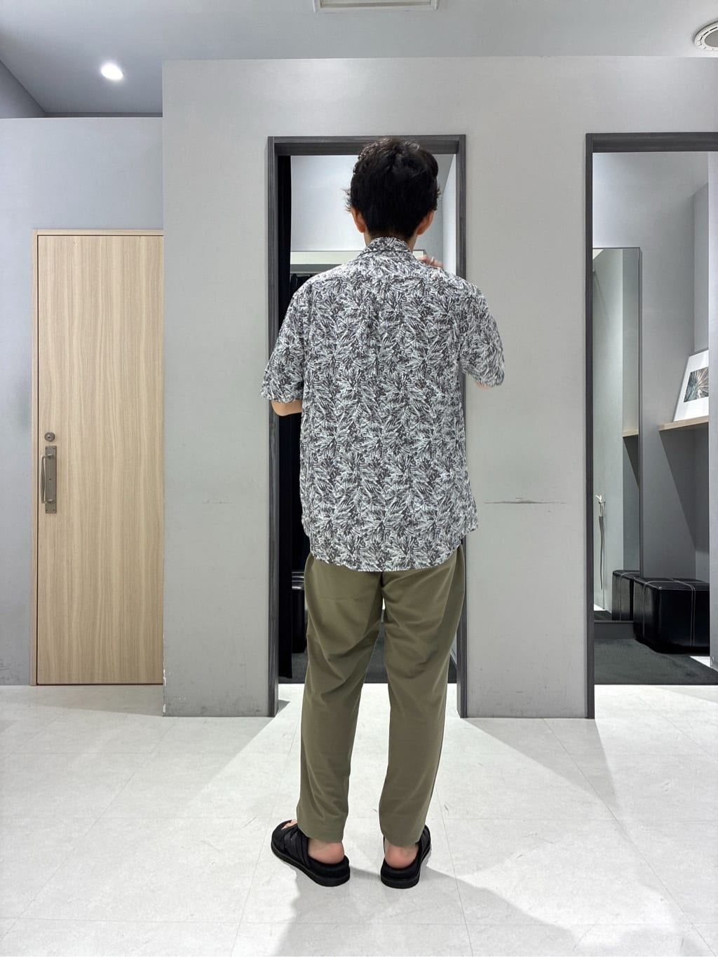 わいずみさんの「TAKEO KIKUCHI｜【抗菌防臭／5サイズ展開】ハイゲージポンチ Tシャツ」を使ったコーディネート