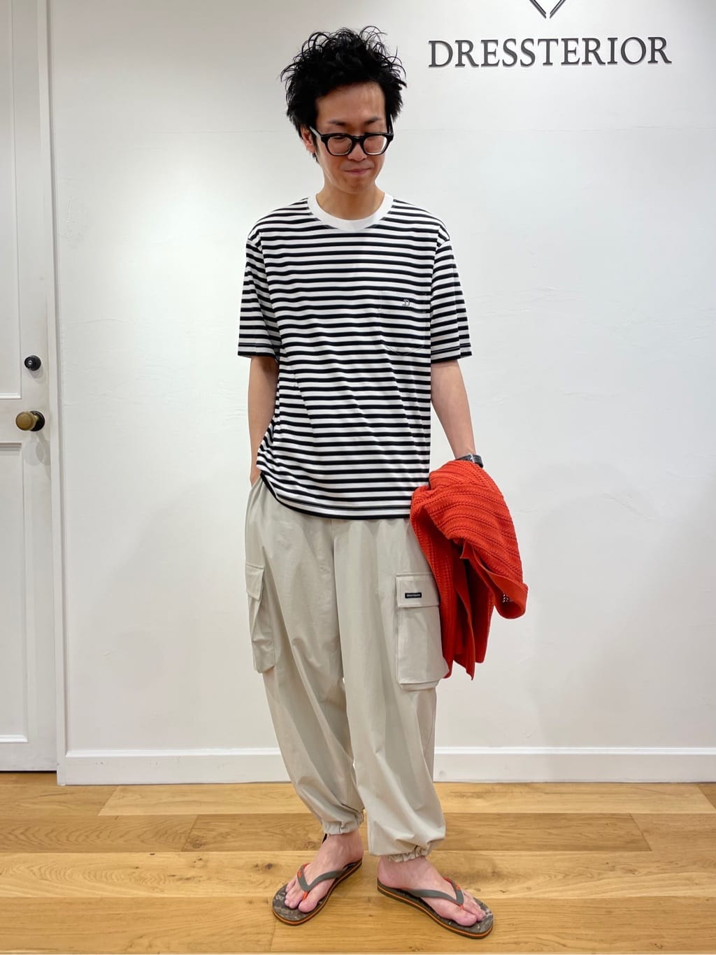 蒲谷祐太さんの「DRESSTERIOR｜◆【セットアップ可】2WAYストレッチ ワイドカーゴパンツ」を使ったコーディネート