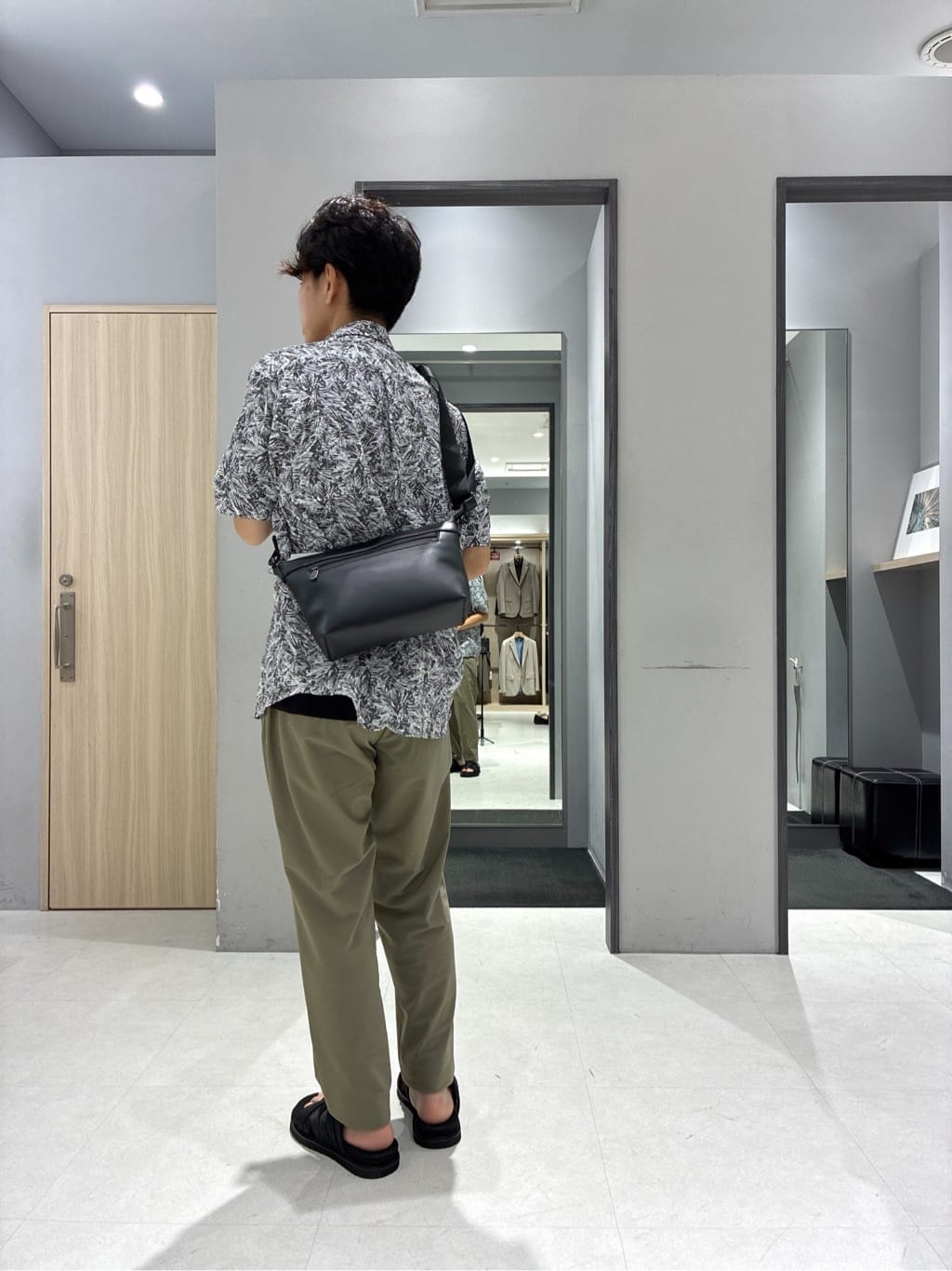 わいずみさんの「TAKEO KIKUCHI｜【抗菌防臭／5サイズ展開】ハイゲージポンチ Tシャツ」を使ったコーディネート