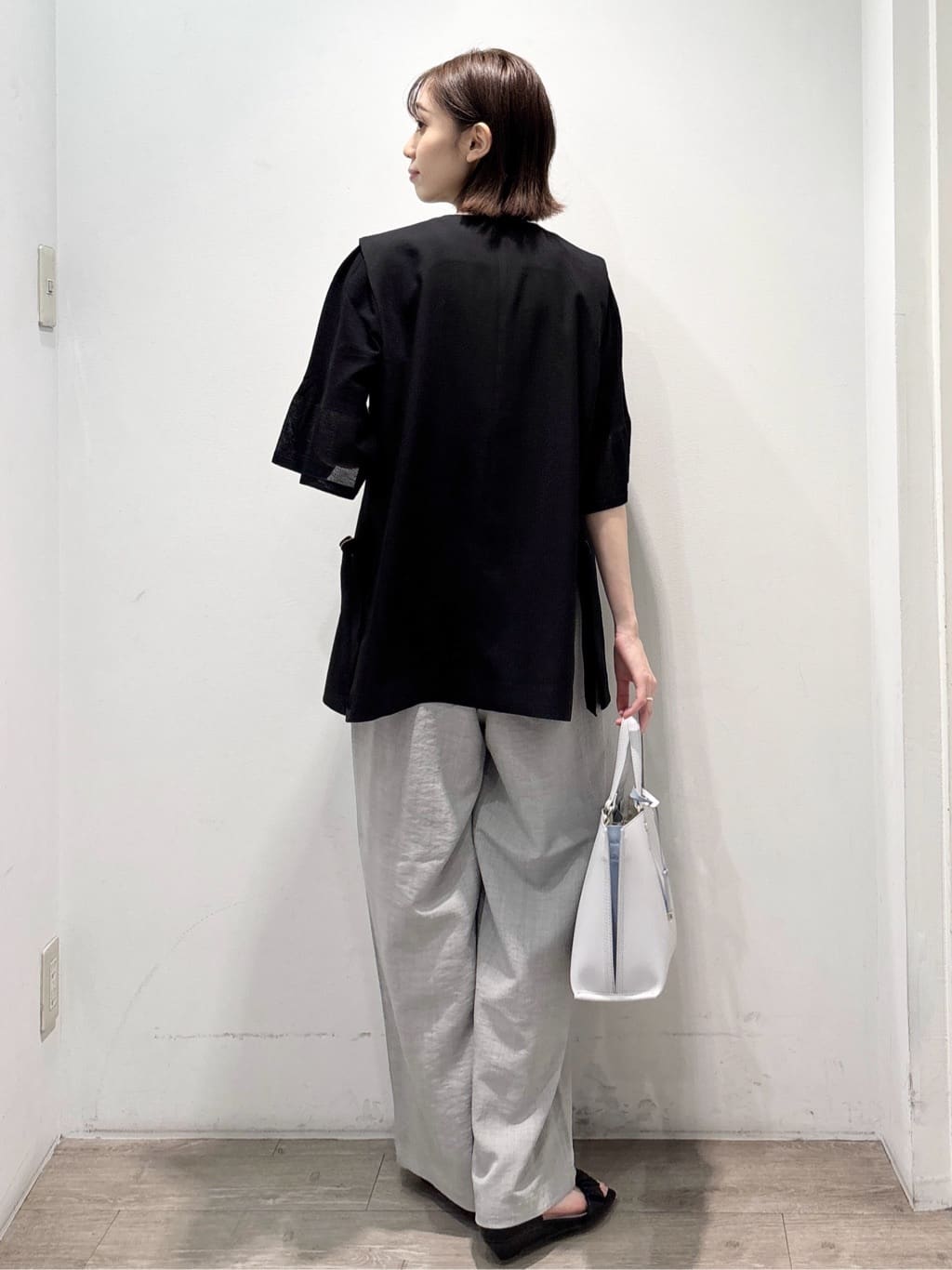 ぶまりんさんの「OPAQUE.CLIP｜リネンライクタックワイドパンツ【洗濯機洗い可】」を使ったコーディネート