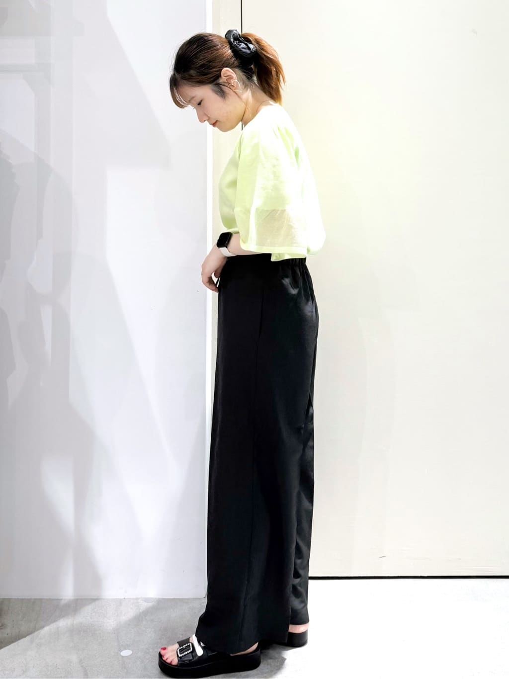 sayaさんの「OPAQUE.CLIP｜《5色展開》シアーフレアスリーブニット【洗濯機洗い可】」を使ったコーディネート