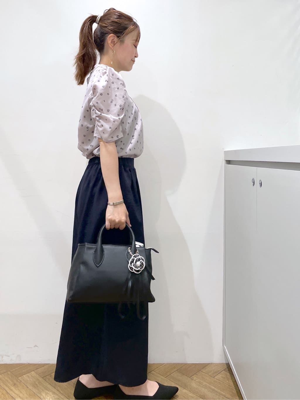 Junさんの「index｜柄プリントピンタックブラウス【洗濯機洗い可／イージーアイロン／防シワ】」を使ったコーディネート