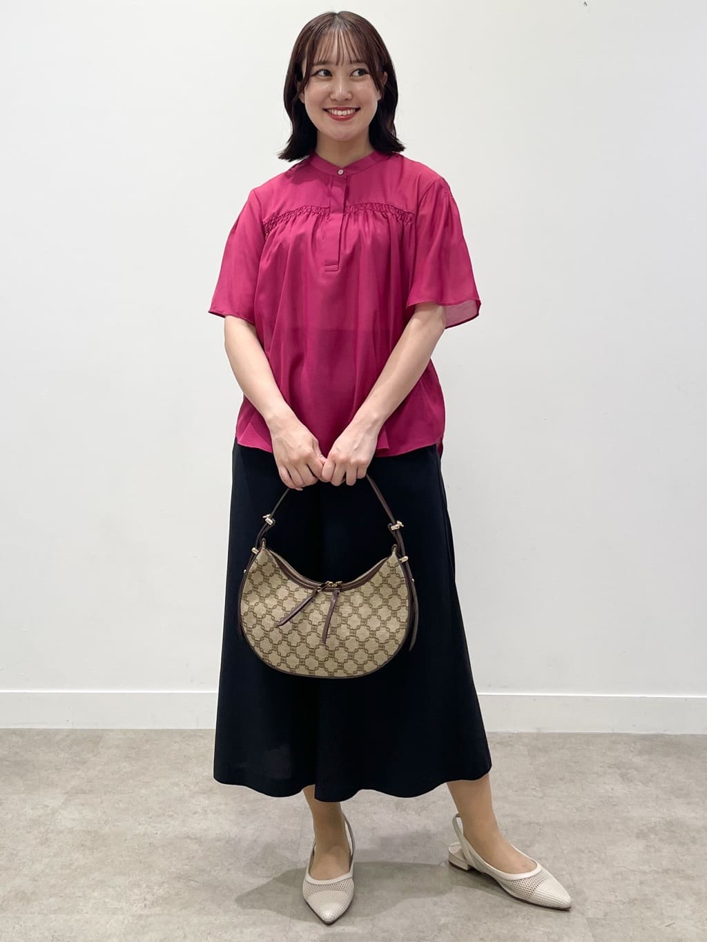 yukariさんの「Reflect｜【選べる5色◎／マシンウォッシュ可】シャーリングデザインブラウス」を使ったコーディネート