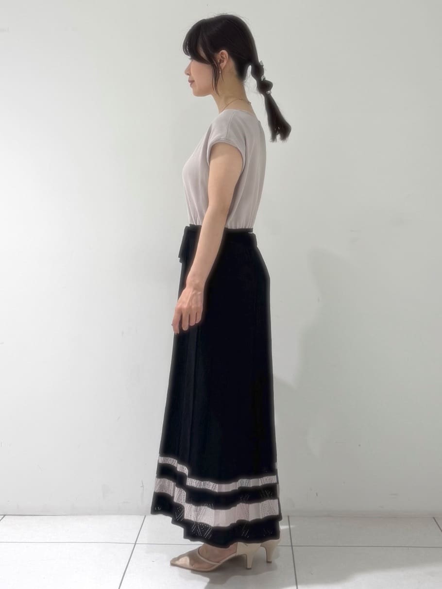 kozuさんの「index｜《7色展開／XS-LLサイズ》ビジューボタンクルーネックカーディガン【洗濯機洗い可】」を使ったコーディネート