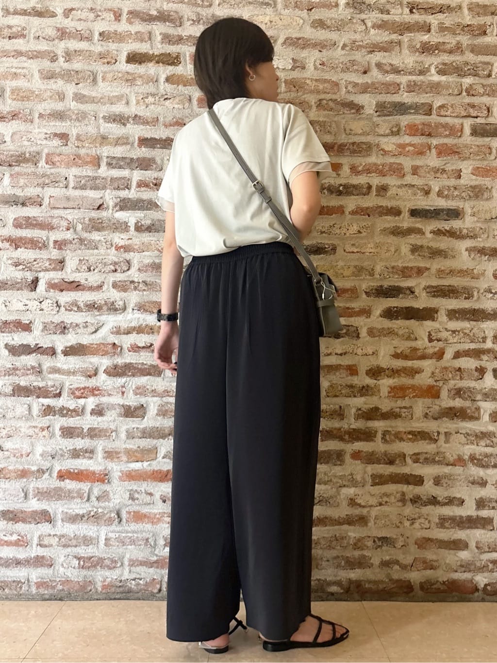 しばさんの「THE SHOP TK｜【ひんやり/UV/洗濯機OK】袖シアーTシャツ」を使ったコーディネート