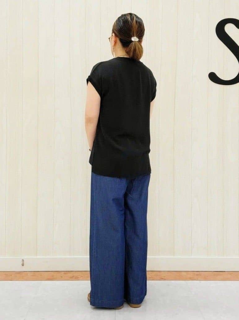 nanahachiさんの「SHOO･LA･RUE｜アンクルゴムフラットサンダル」を使ったコーディネート