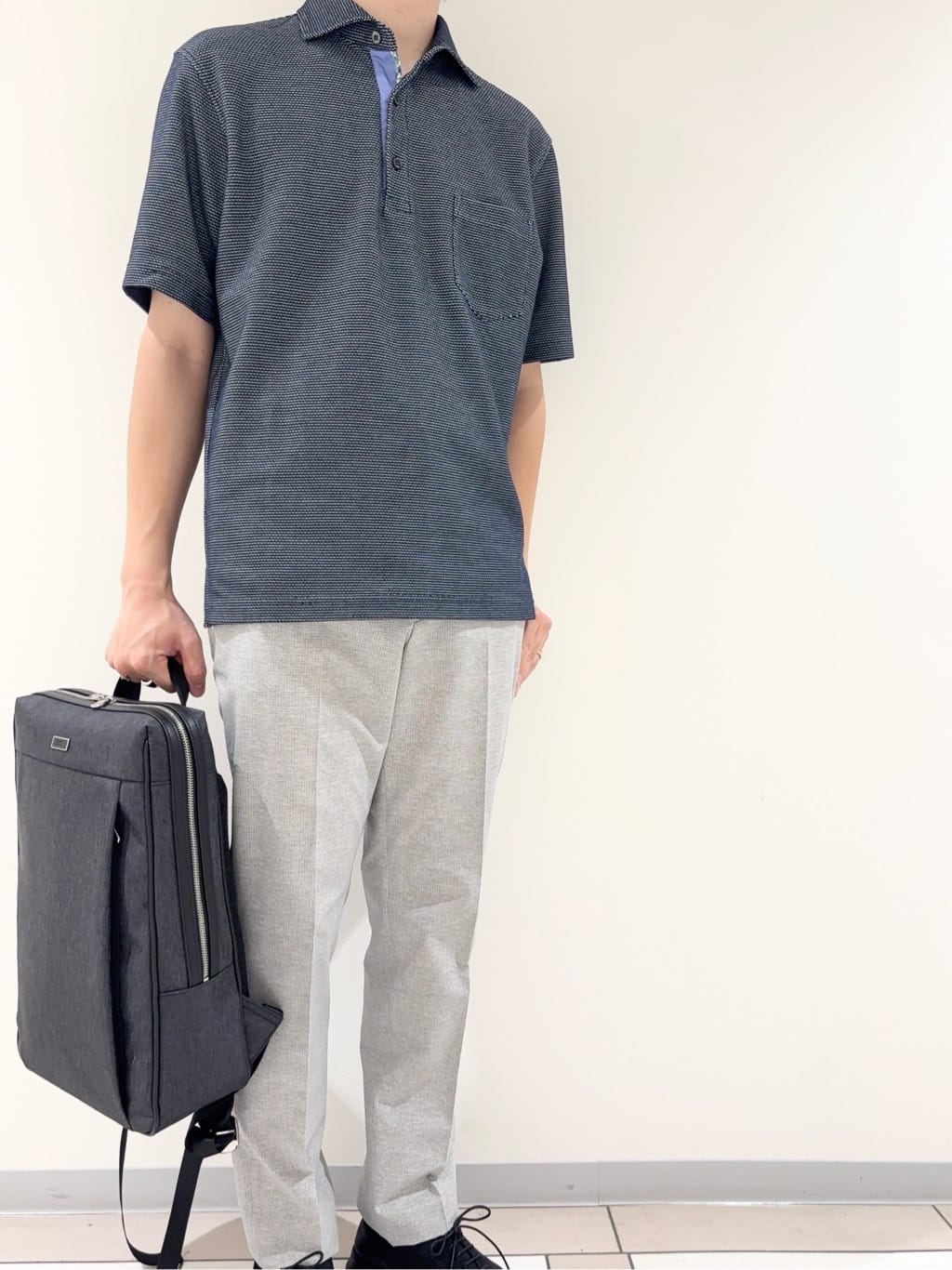 及川さんの「TAKEO KIKUCHI｜【抗菌防臭／9色5サイズ展開】ハニカムメランジ ポロシャツ」を使ったコーディネート