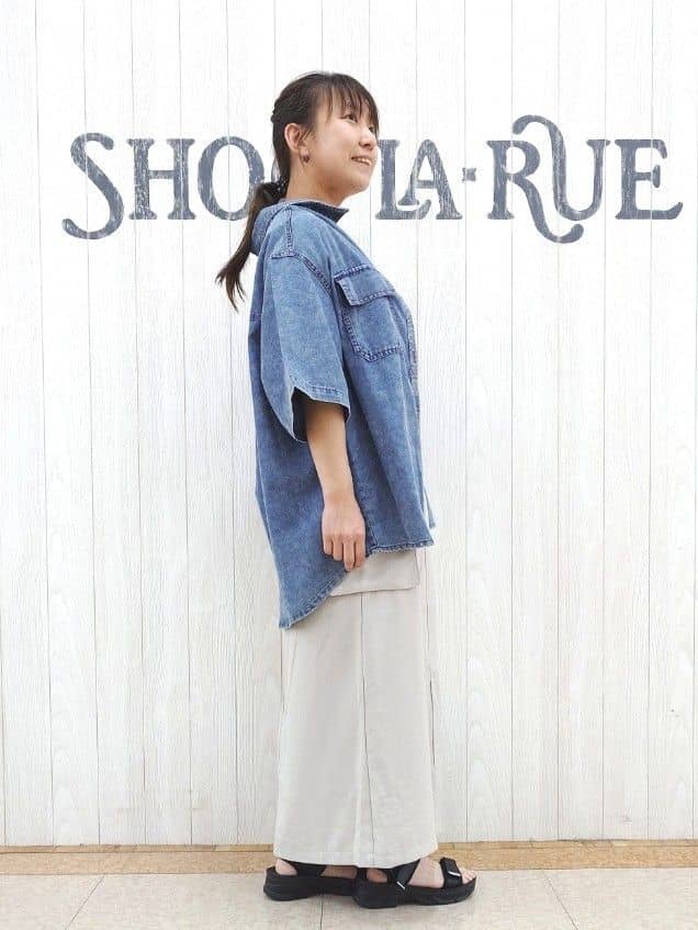 とろろさんの「SHOO･LA･RUE｜【S-LL】大人のきれいめカジュアルに 麻調カーゴナロースカート」を使ったコーディネート