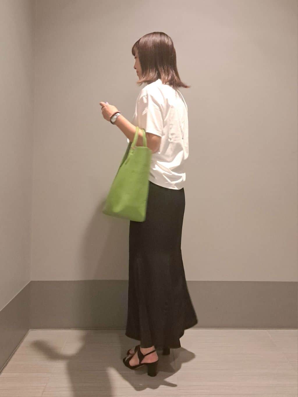 Takahashiさんの「DRESSTERIOR｜◆スクエアシュリンクレザー トートバッグ」を使ったコーディネート