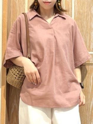 meiさんの「SHOO･LA･RUE｜【S-LL/UV/接触冷感/抗菌防臭】体型を自然にカバー フレンチリネンブレンド襟付ドルマンシャツ」を使ったコーディネート